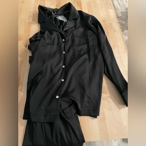 Beautiful brand new never worn silk pajamas! XL